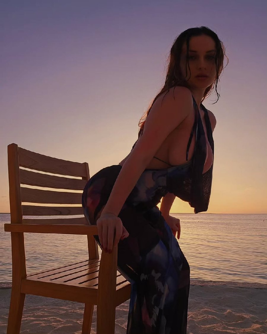 Sexy girl Miranda Faith nude in St. Petersburg