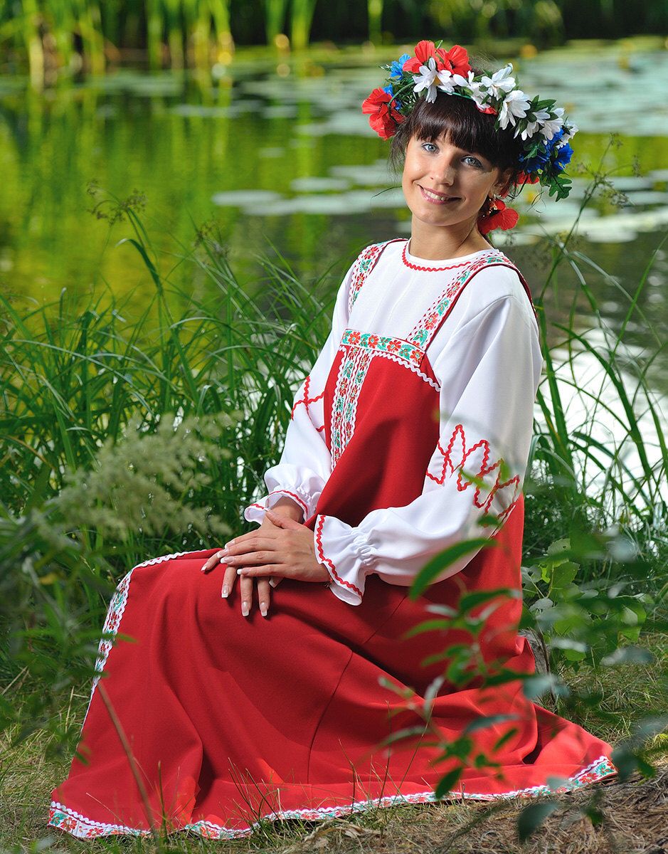 Beautiful girl Girls in Slavic costumes in St. Petersburg