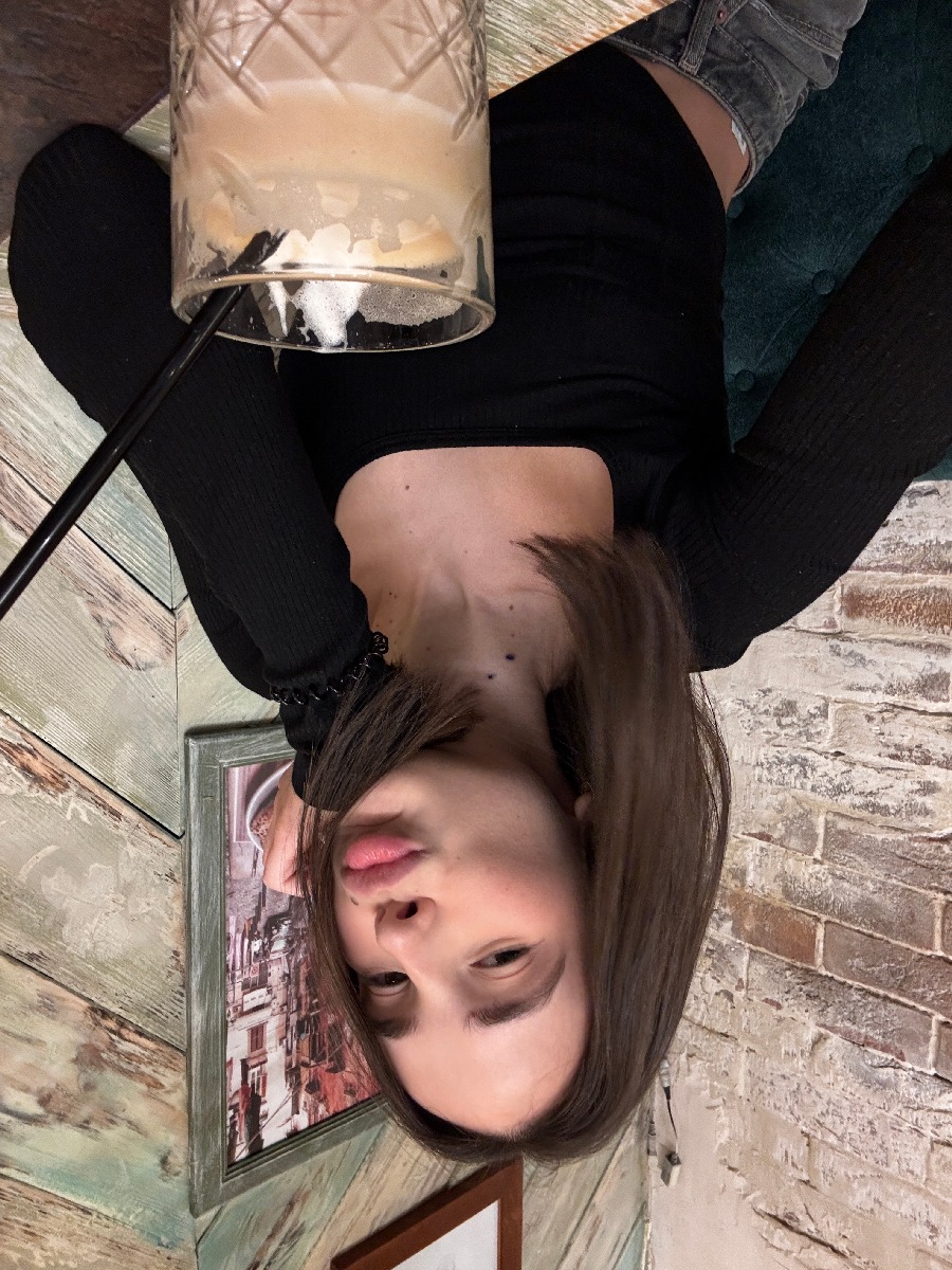 Fresh photos, fresh mood — Tina online in St. Petersburg